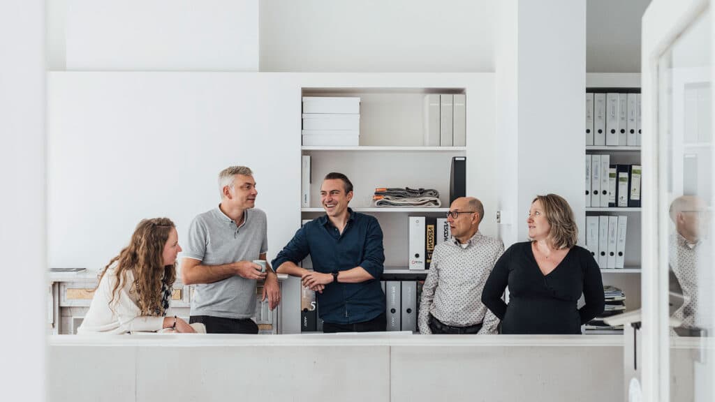 Het team van architecten bureau studio WAAGA uit Tervuren